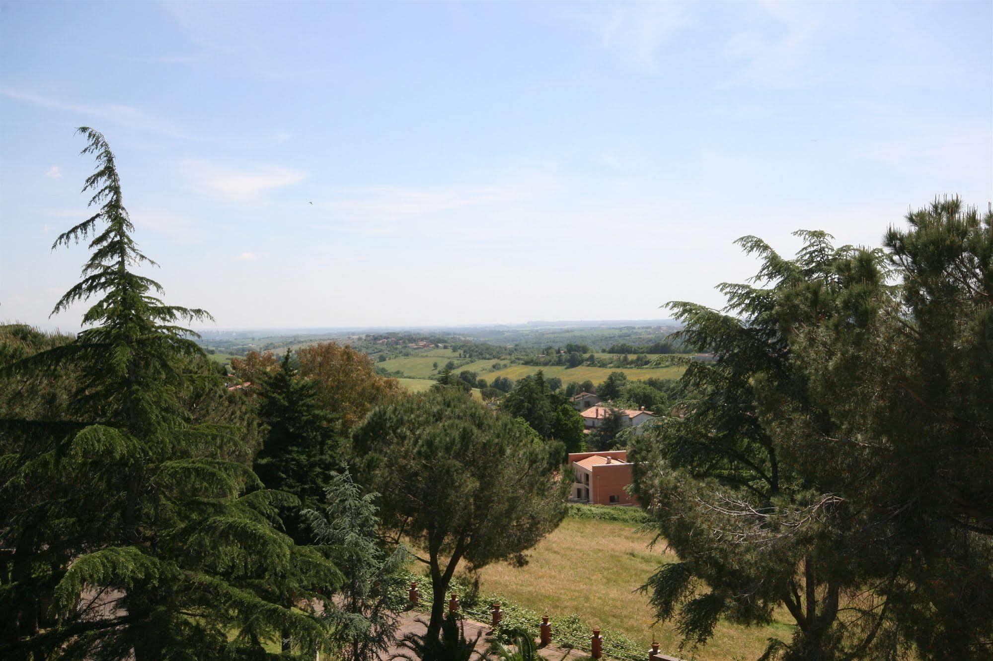 Hotel Parco Santa Rita à Sacrofano Extérieur photo