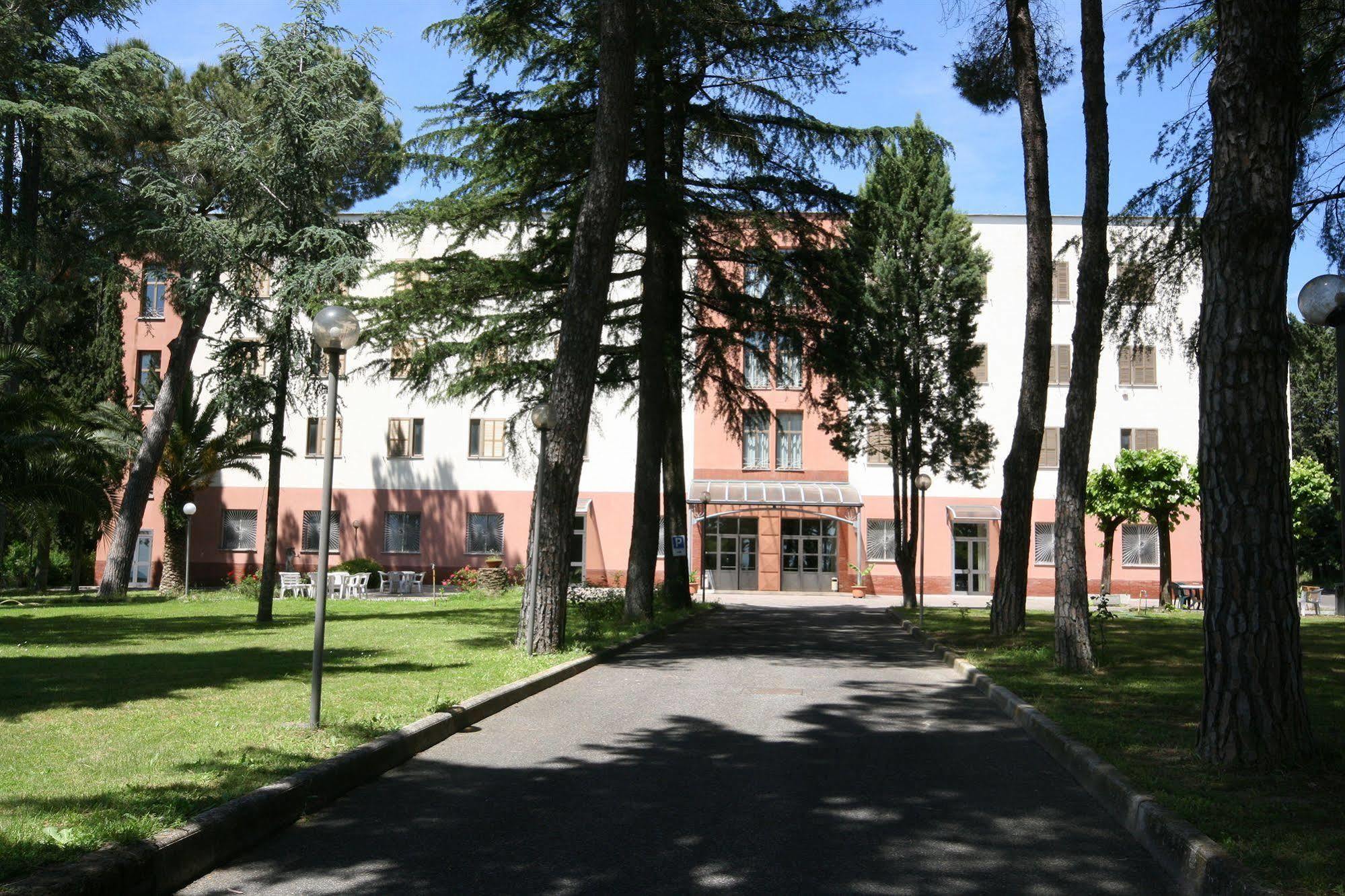 Hotel Parco Santa Rita à Sacrofano Extérieur photo