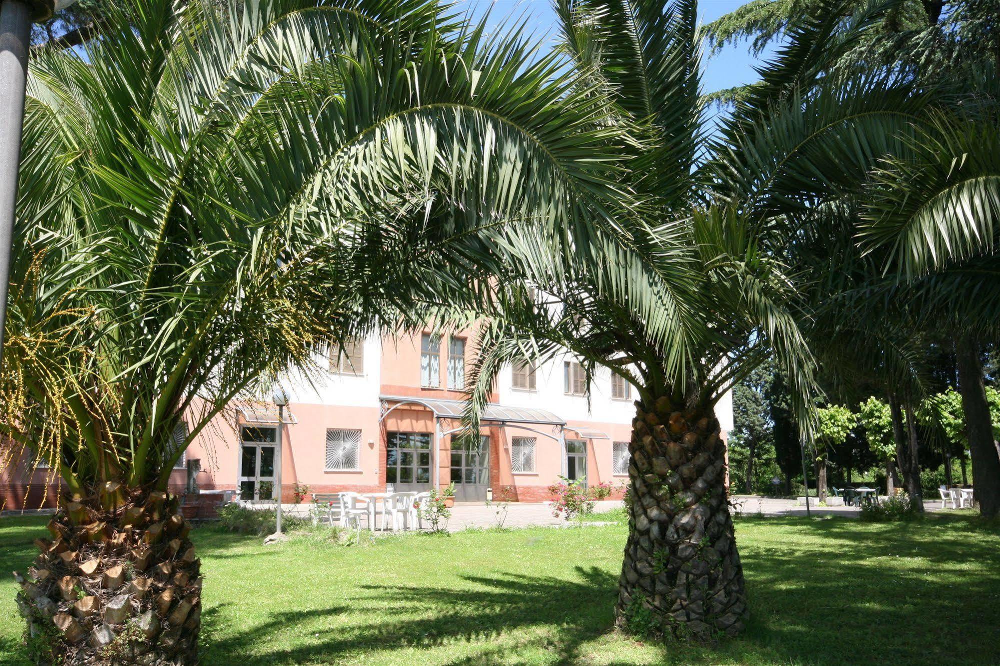 Hotel Parco Santa Rita à Sacrofano Extérieur photo